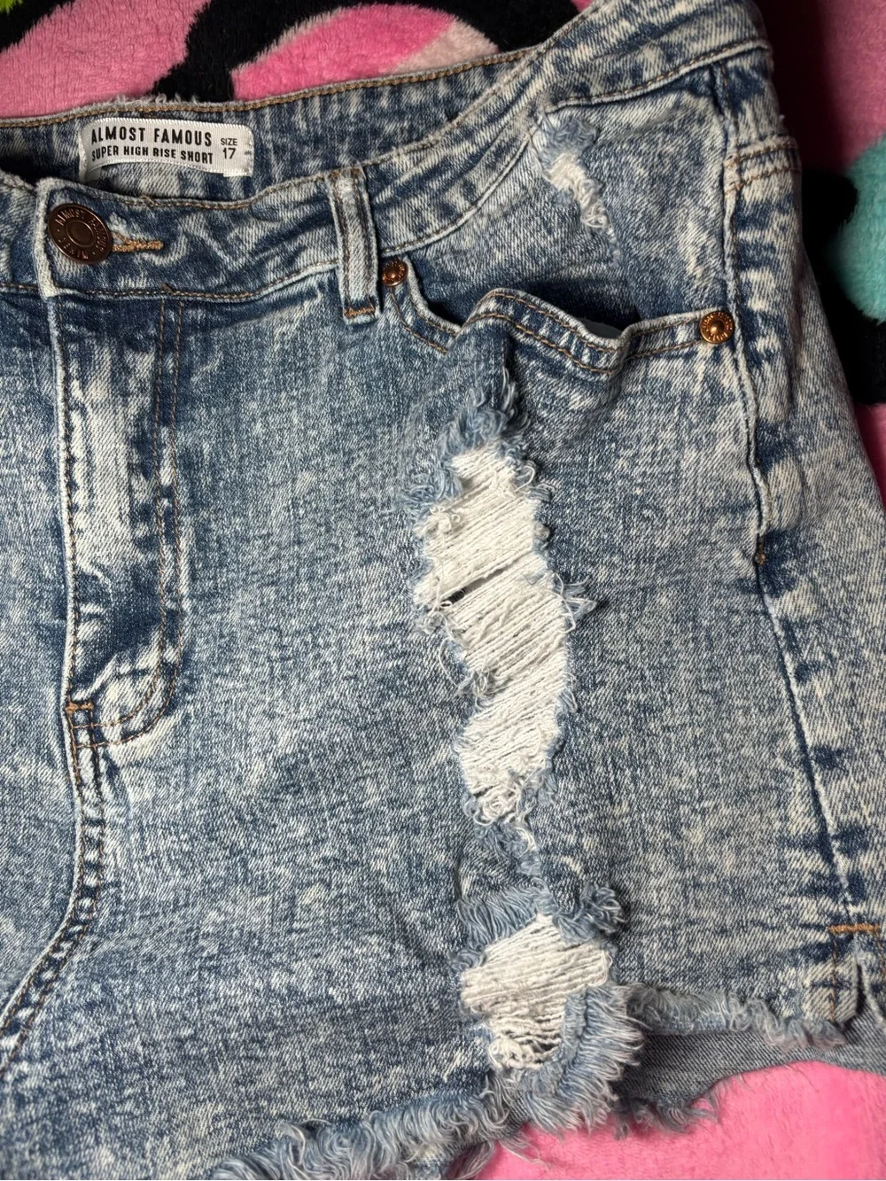 Almost Famous Denim Shorts - Picture 4 of 14